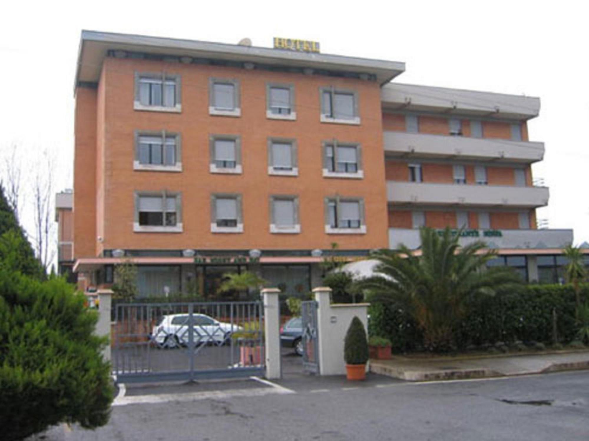 怡东酒店 Monticchio  外观 照片